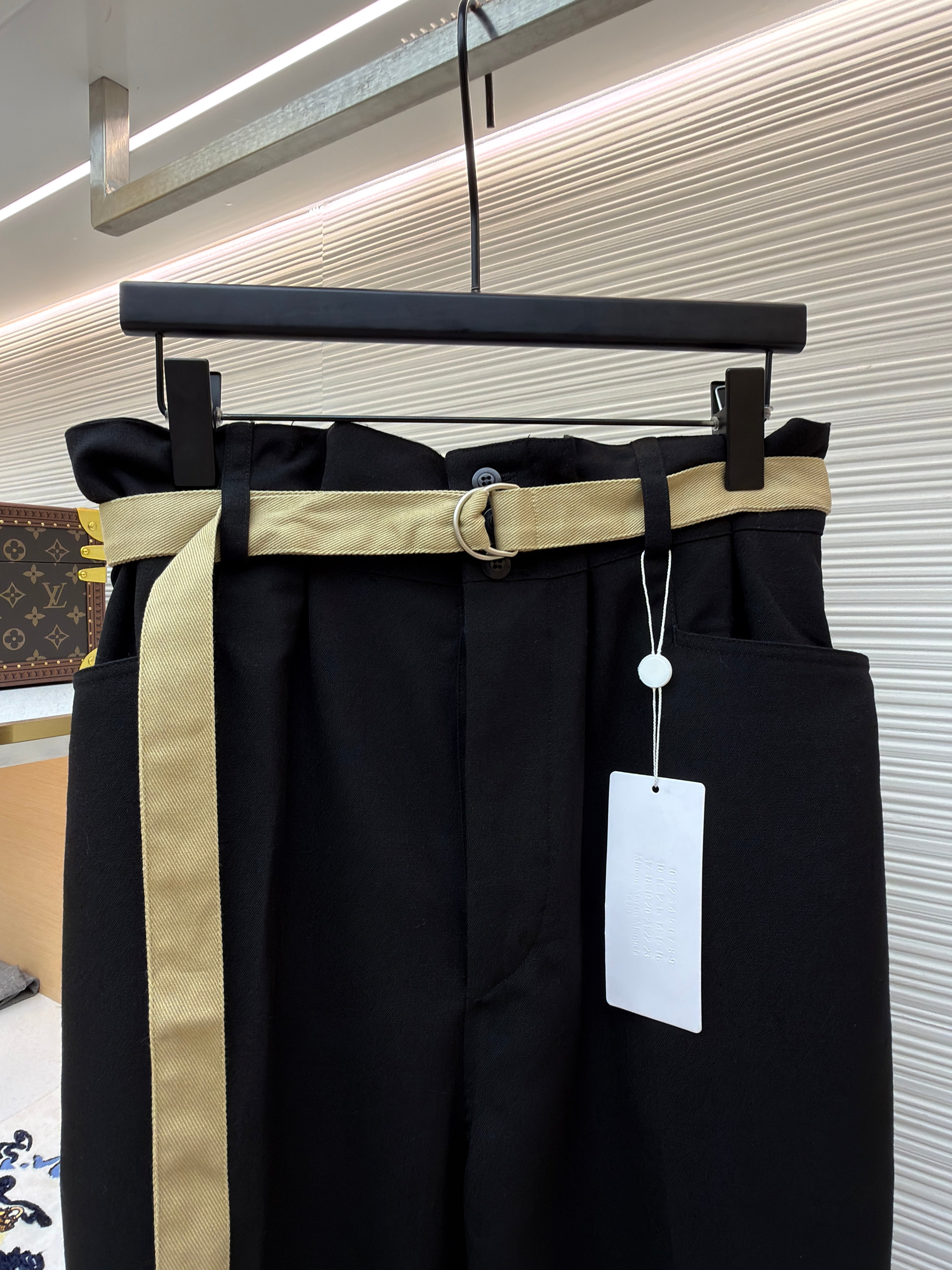 Pantalon en laine Maison Marg