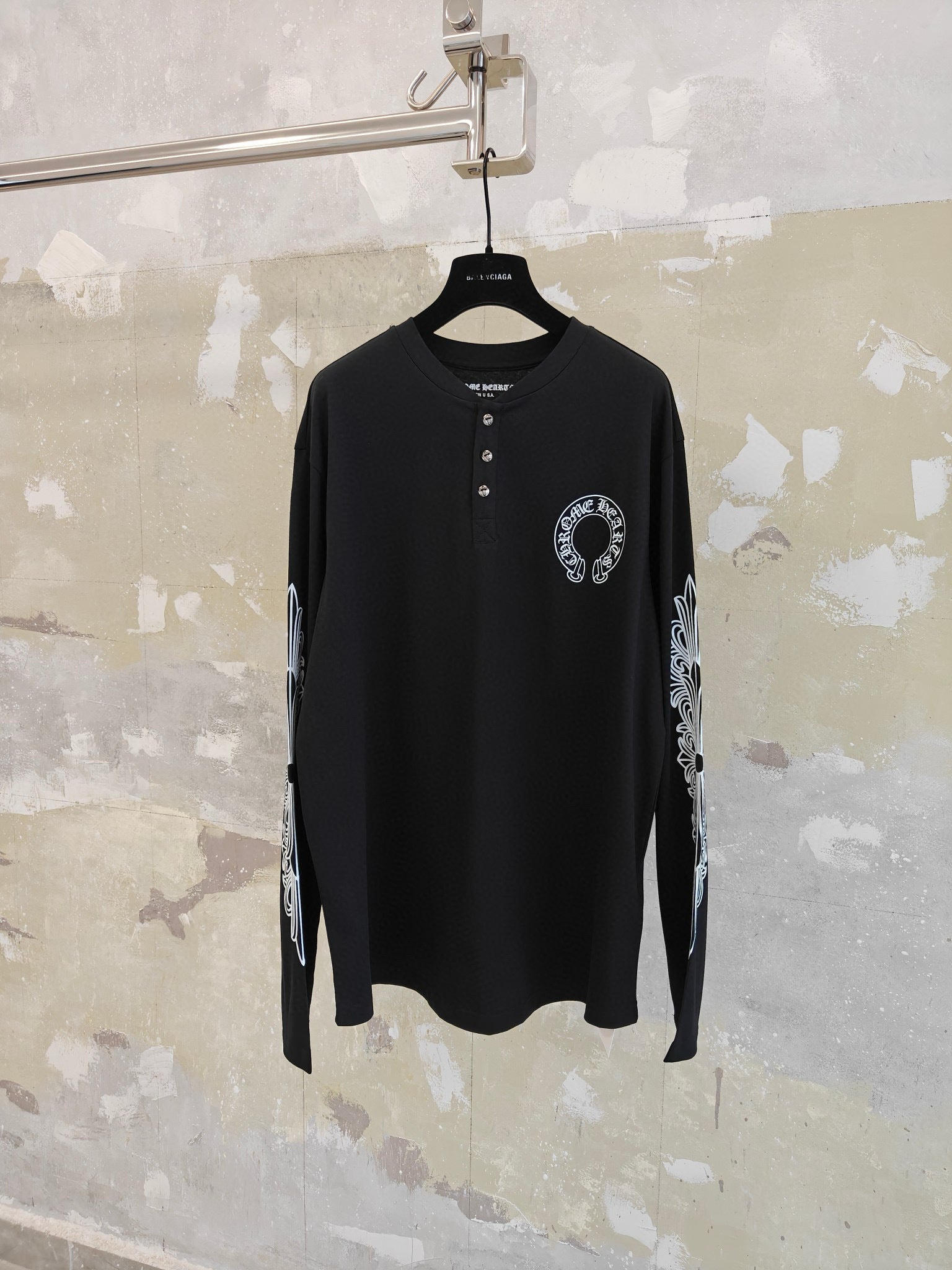 Long sleeves chrome black bouton argenté