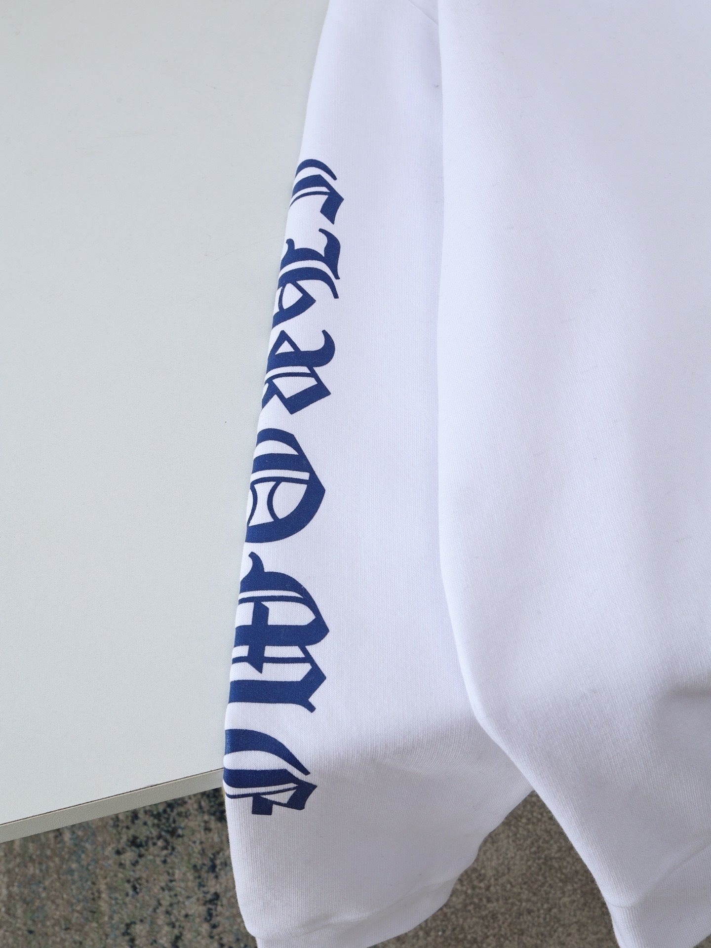 Gilet Chrome blanc Sanskrit print