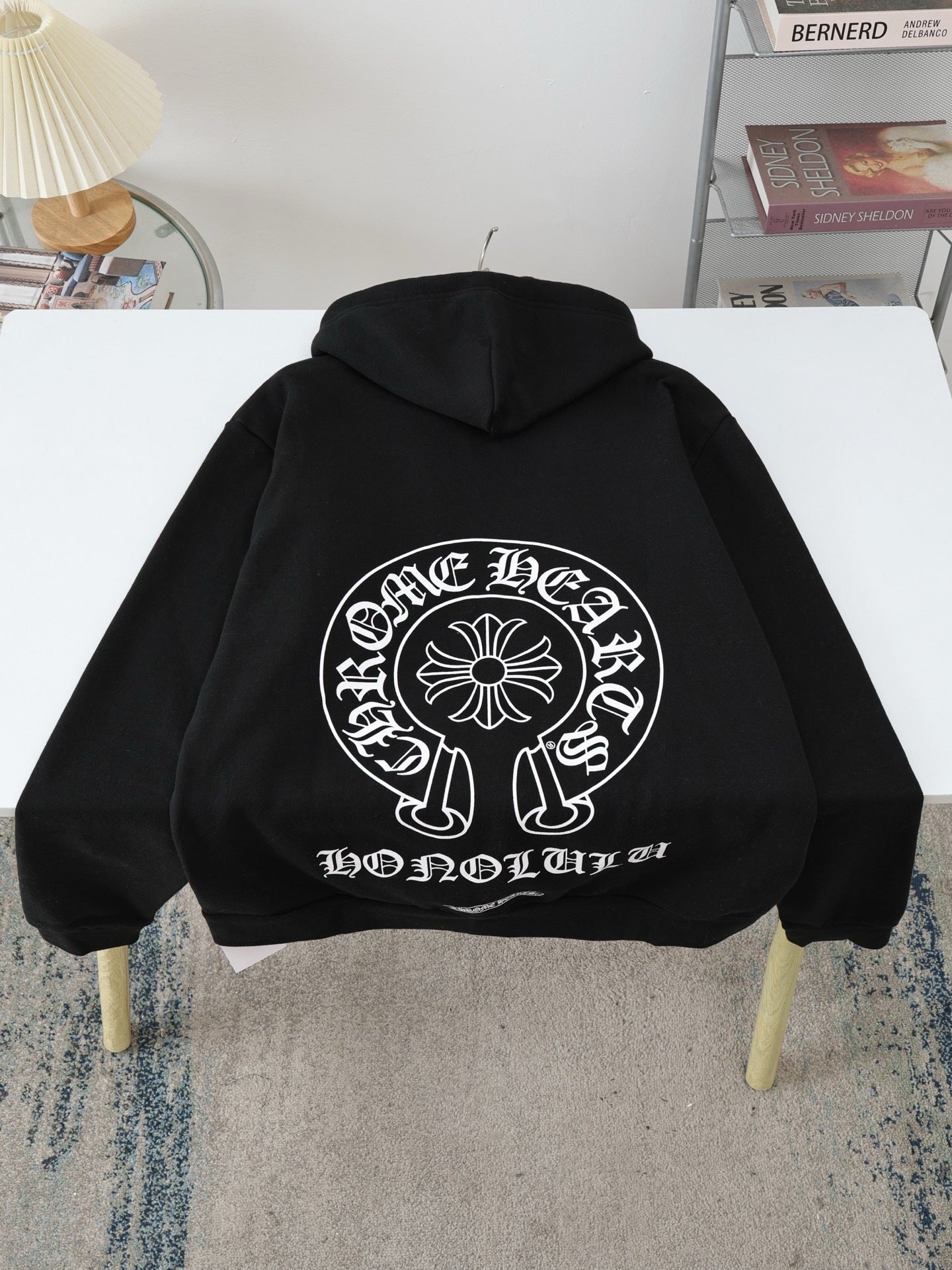 Gilet Chrome Noir Sanskrit print