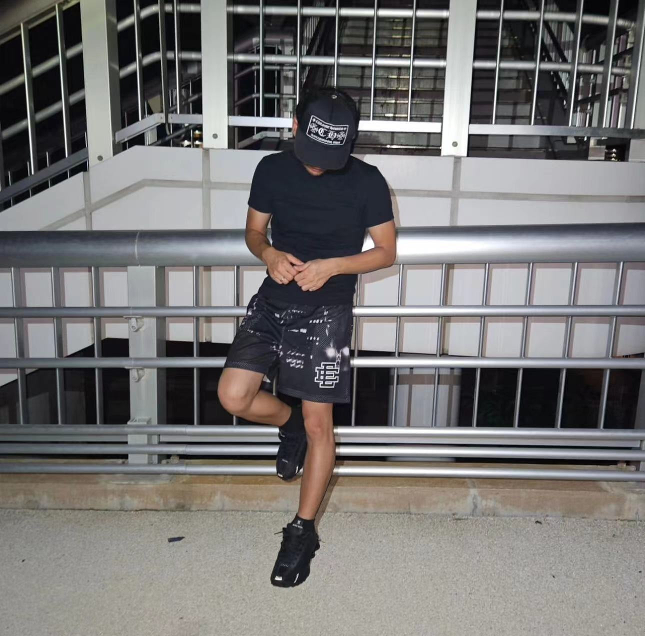 Short Sky Line Gallery