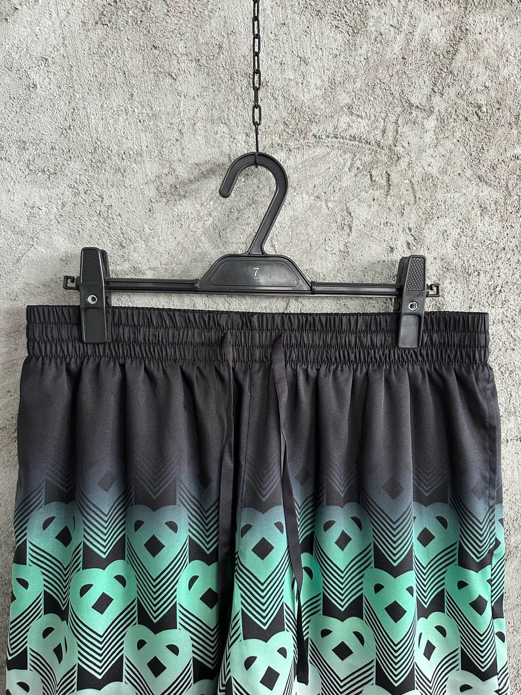 Casa B short en soie à motif Monogrammé Vert