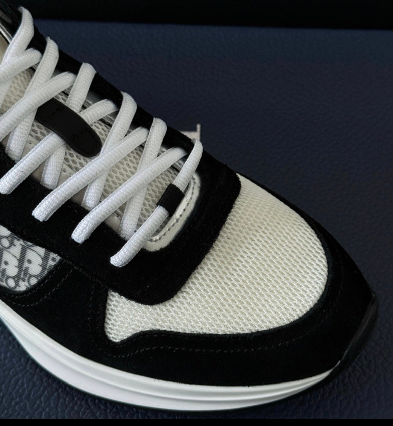 Sneakers B25 10/10 Black an White Cd