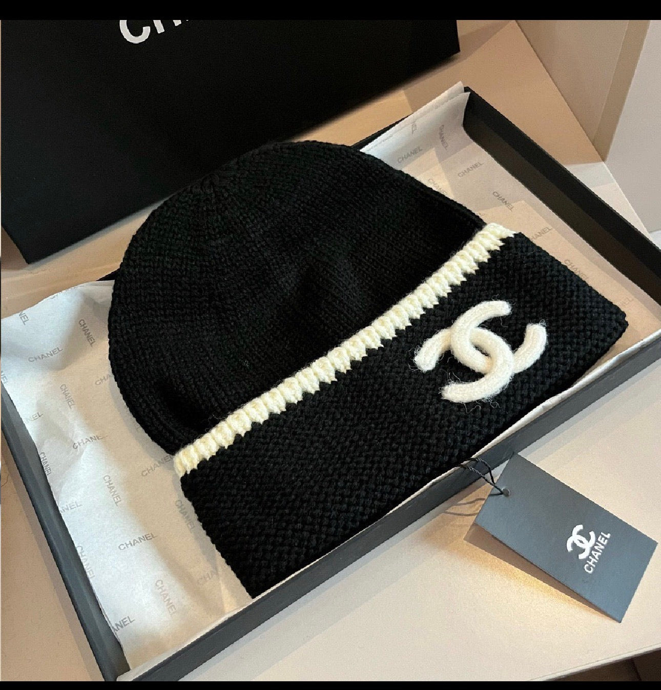 Bonnet chnl noir
