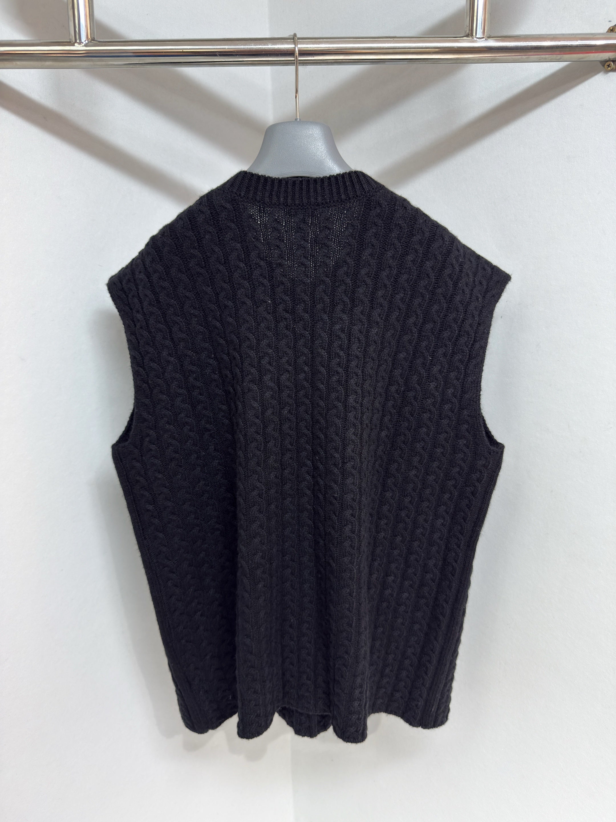 Pull Sans manche Loew Noir  10/10