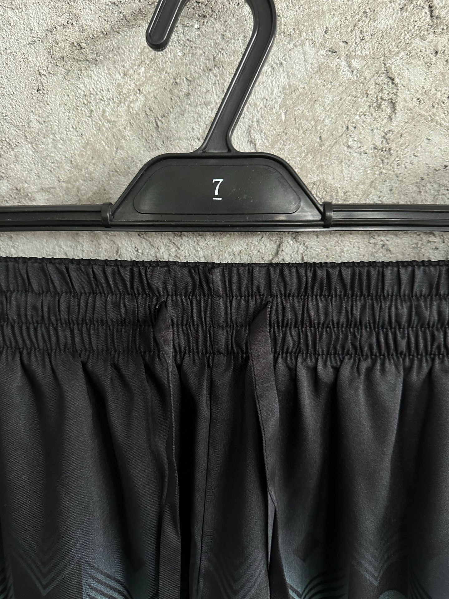 Casa B short en soie à motif Monogrammé Vert