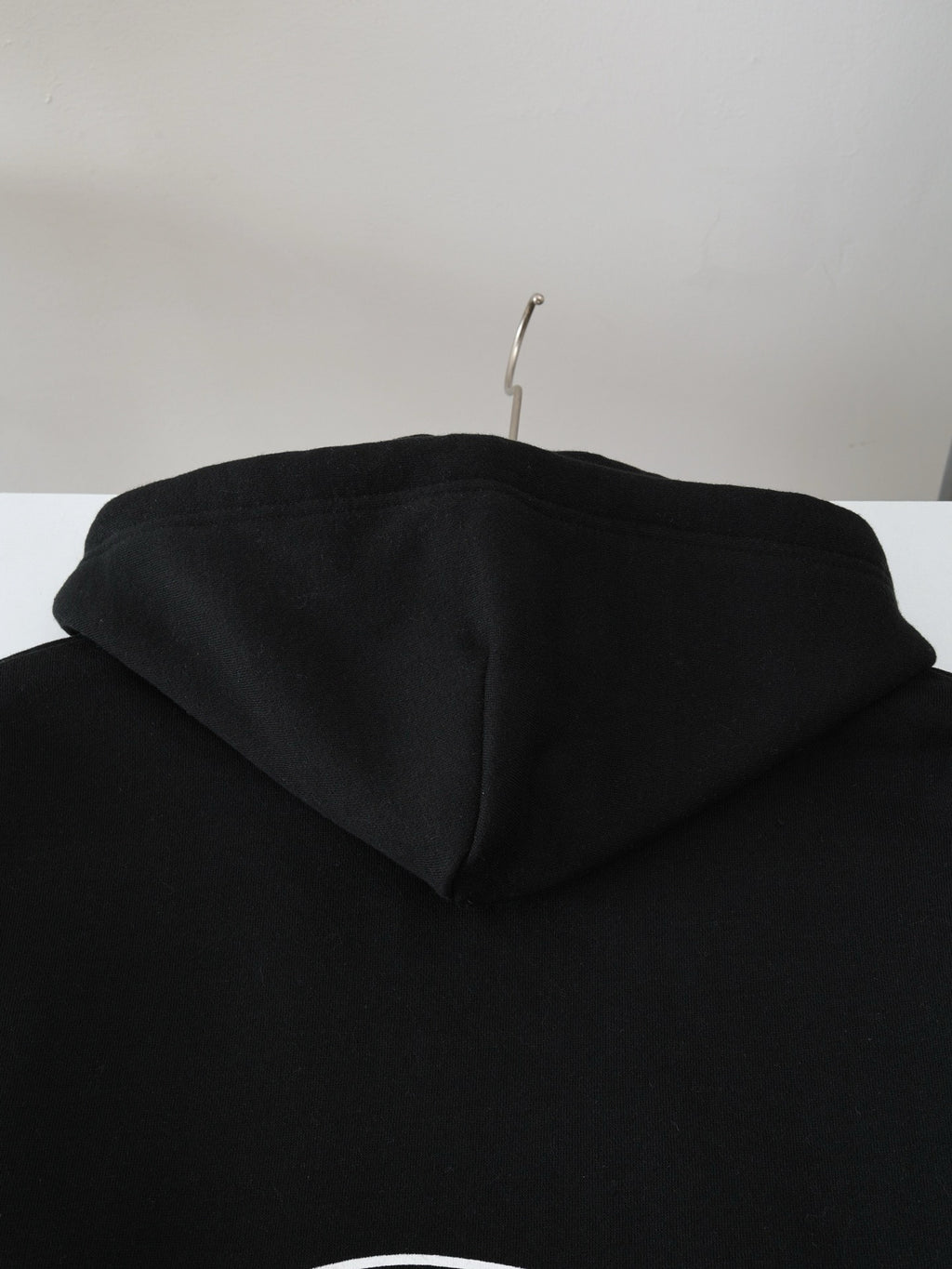 Gilet Chrome Noir Sanskrit print