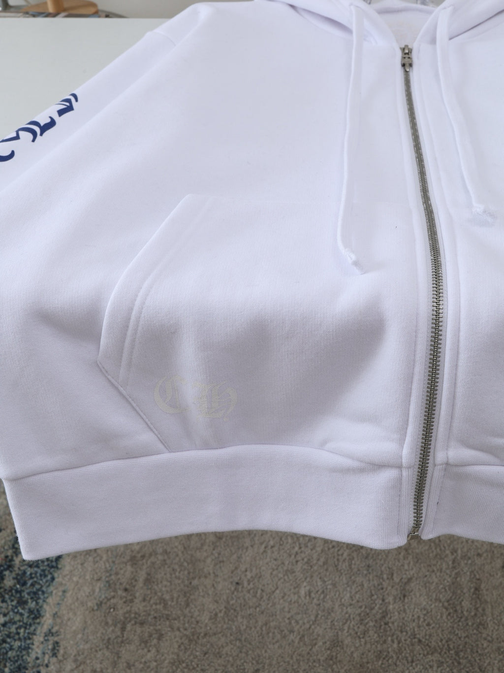 Gilet Chrome blanc Sanskrit print