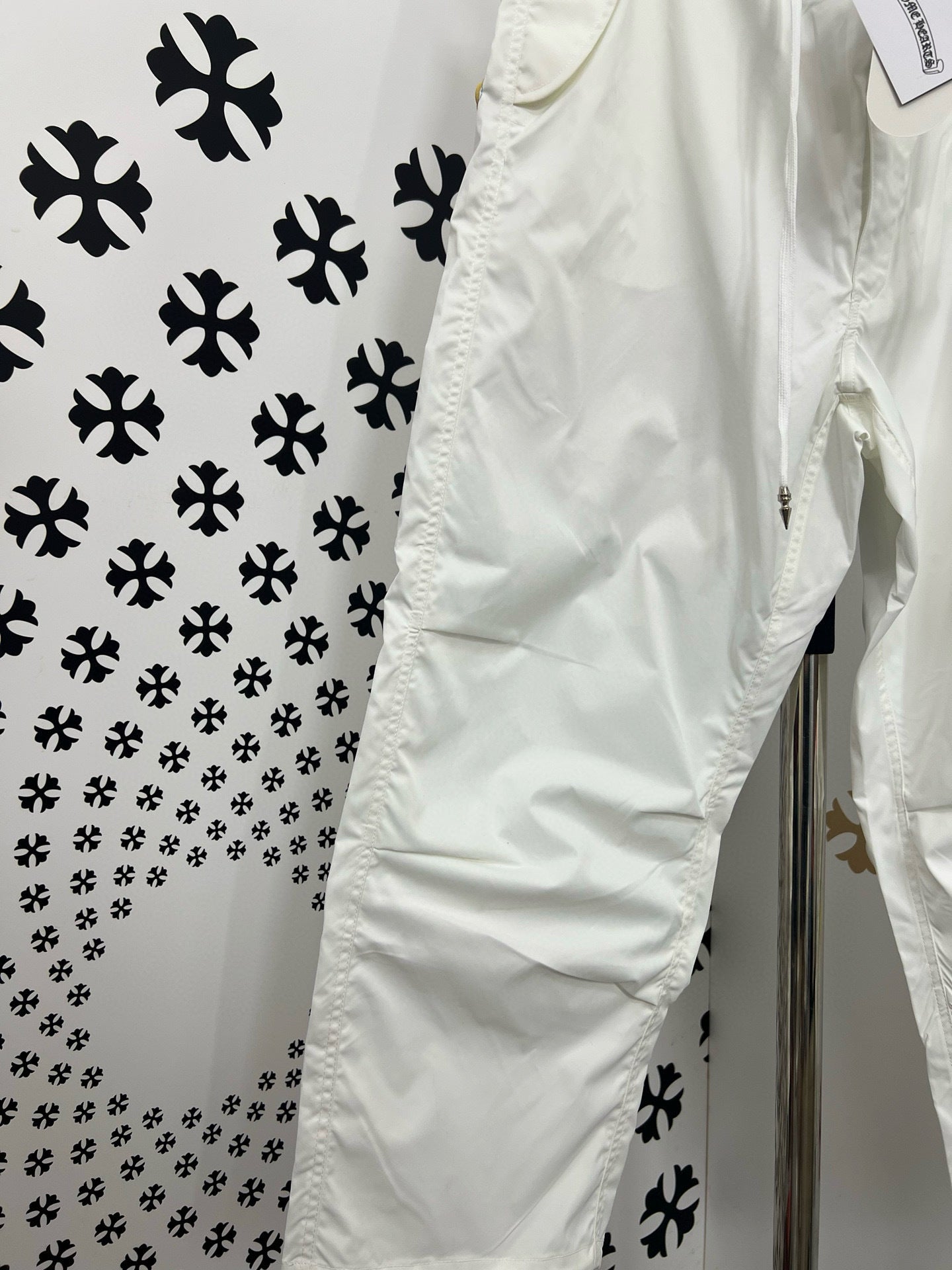 Jean white Chrome croix coloré