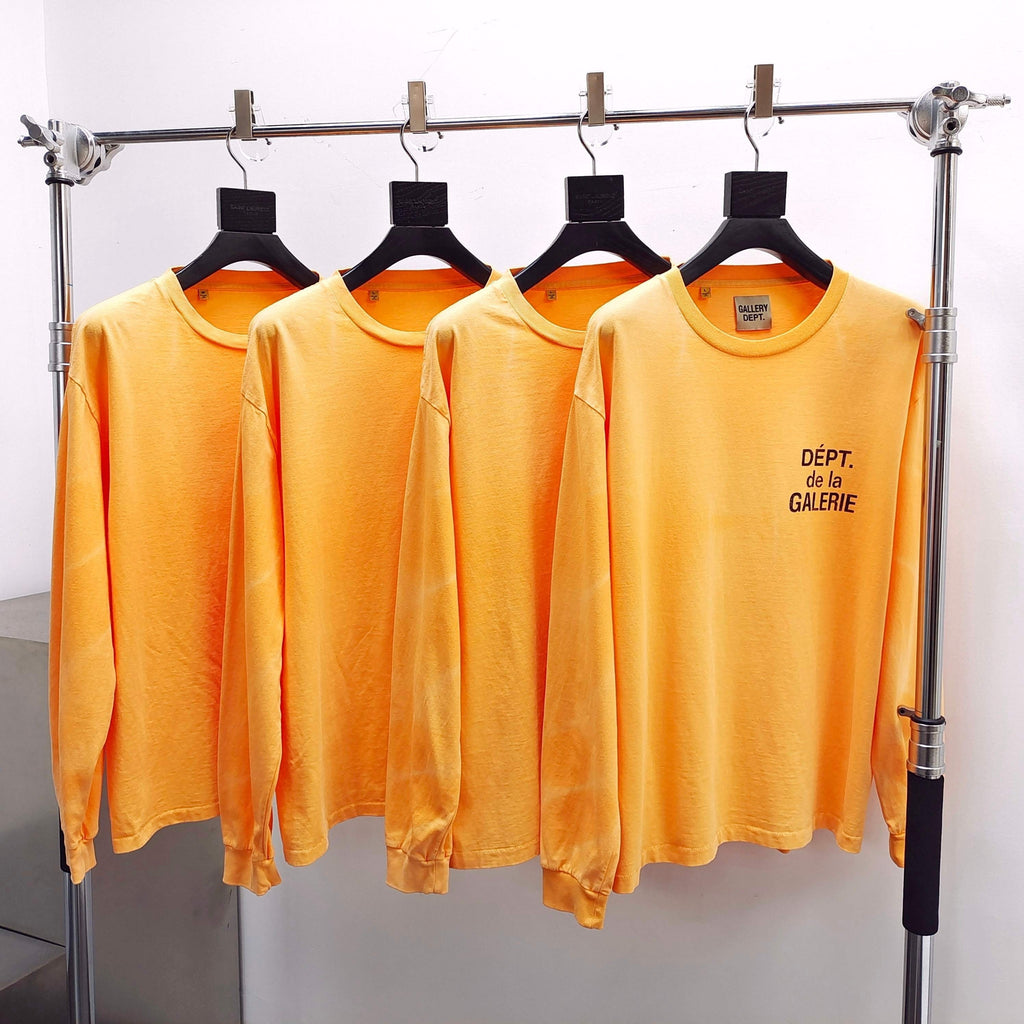 Tshirt noir manches ondulés Orange   GALLERY