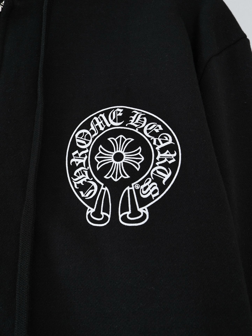 Gilet Chrome Noir Sanskrit print