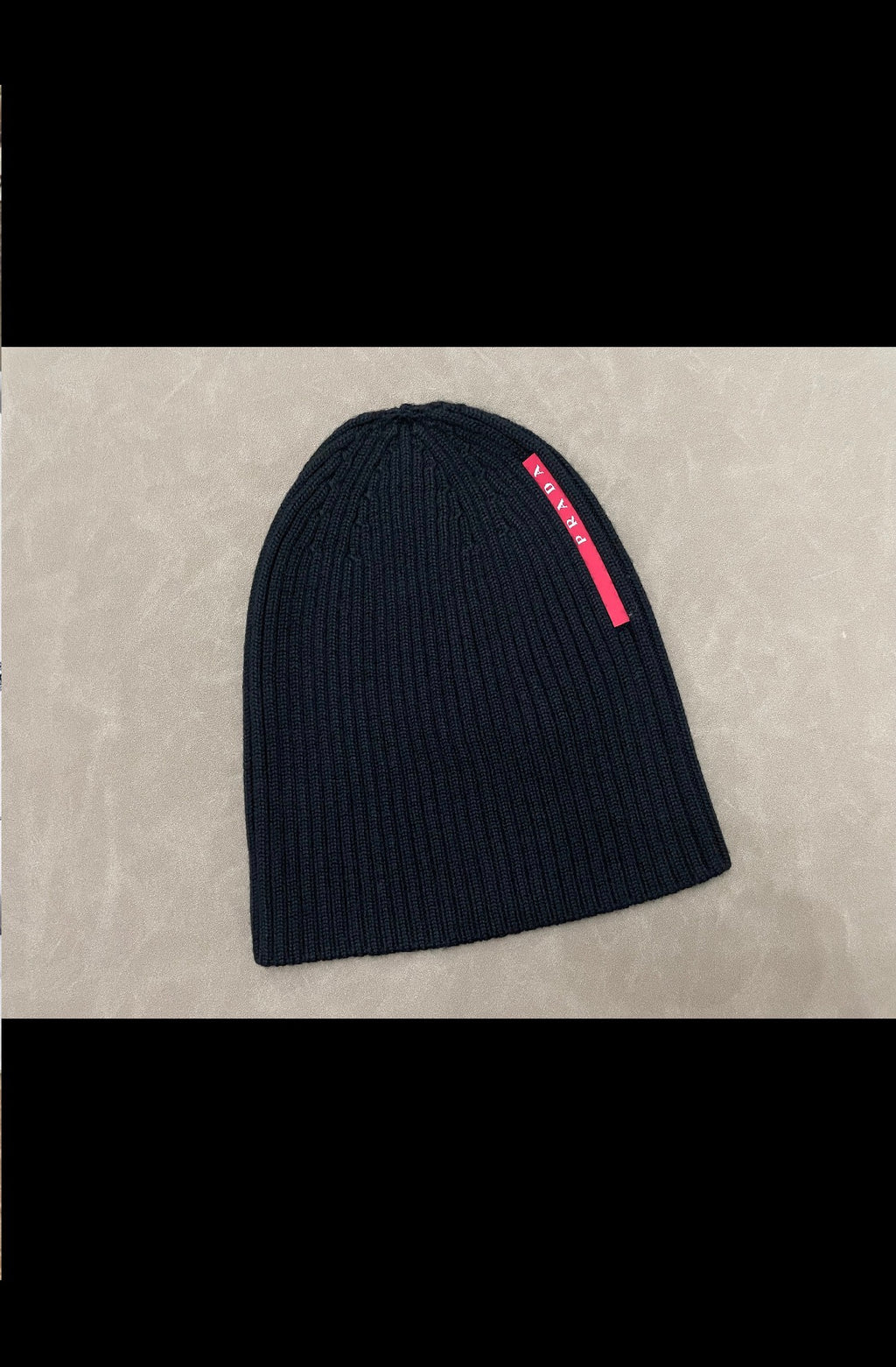 Bonnet PRD noir bande rouge 10/10