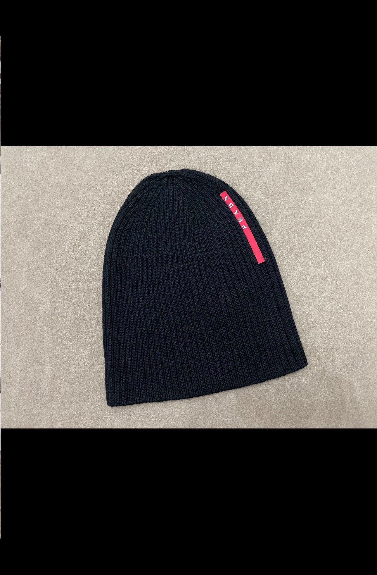 Bonnet PRD noir bande rouge 10/10
