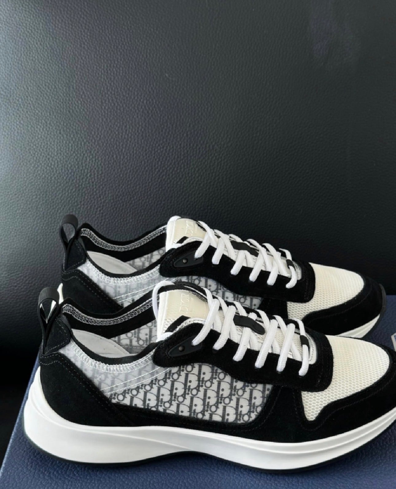 Sneakers B25 10/10 Black an White Cd