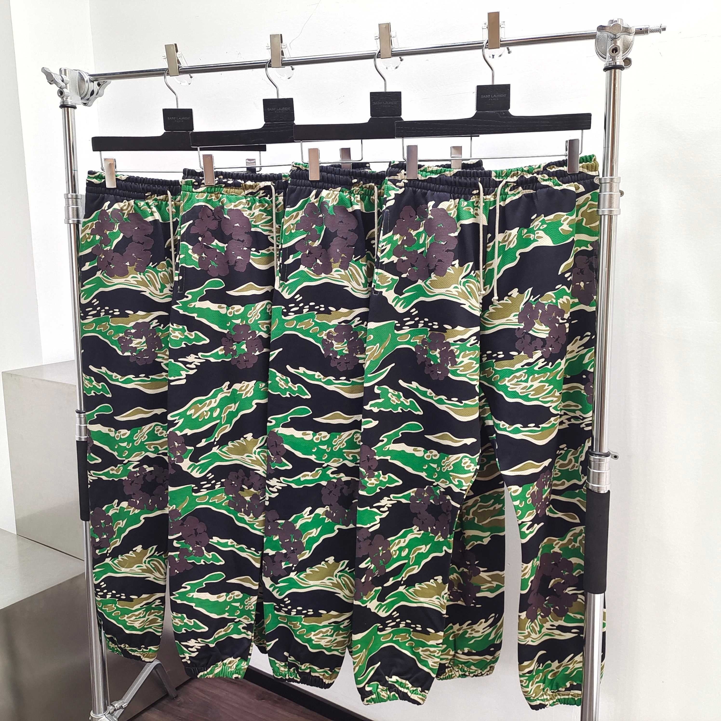 Pantalon Denim.Trs Green flowers military