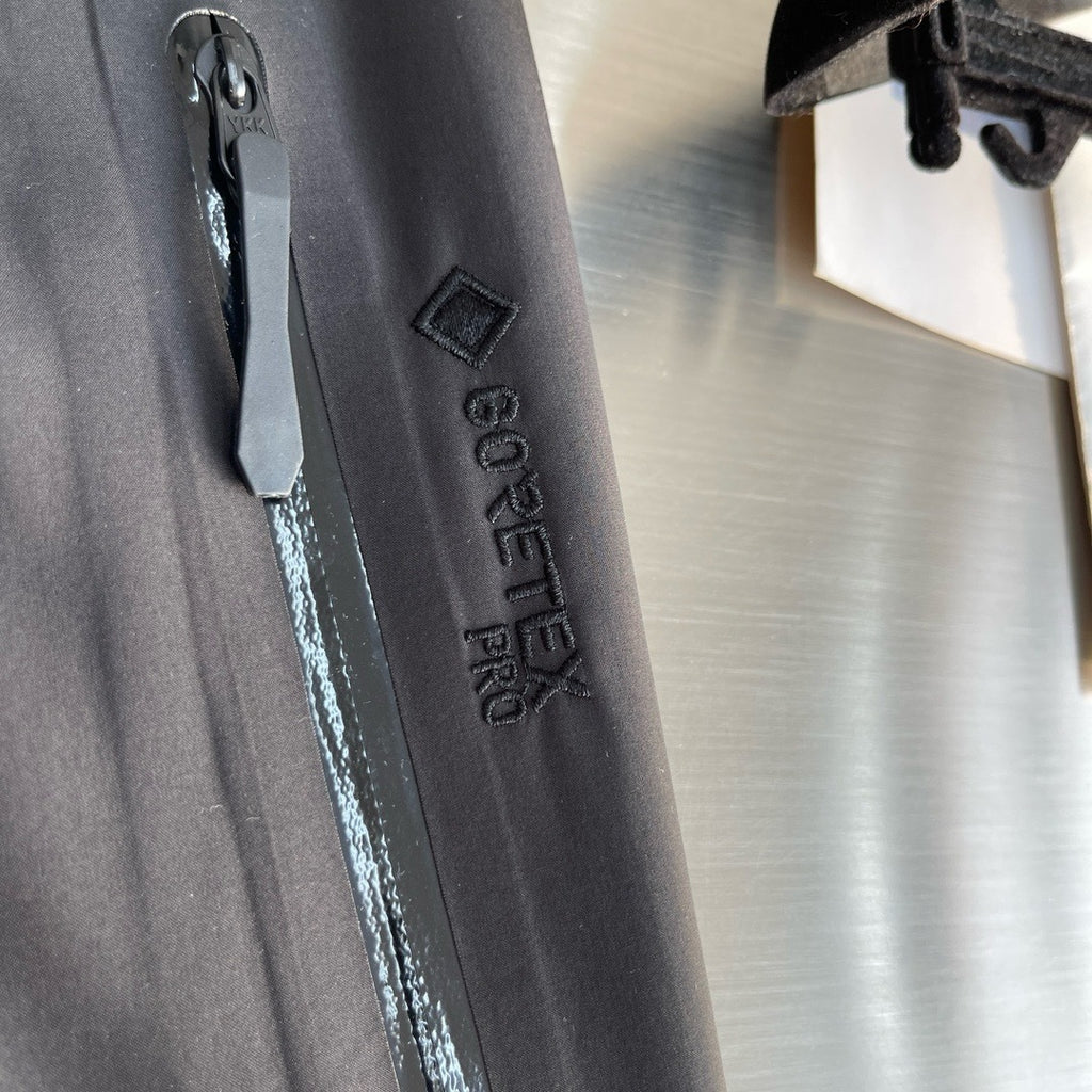 Veste  Arc tryx  Gore tx Noir doré