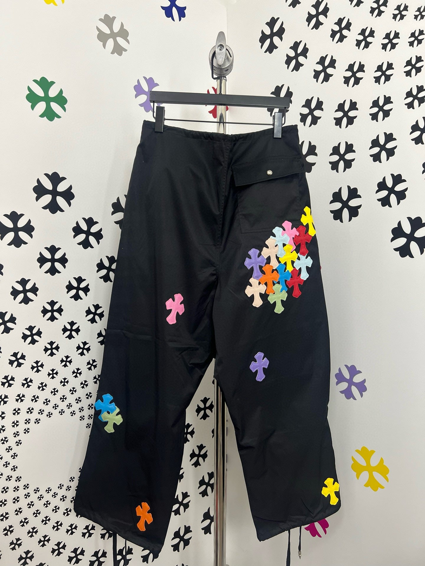 Jean black Chrome croix coloré