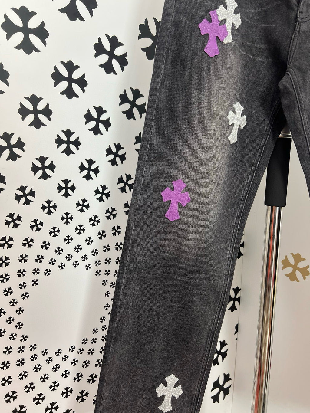 Jean Chrome noir / croix rose