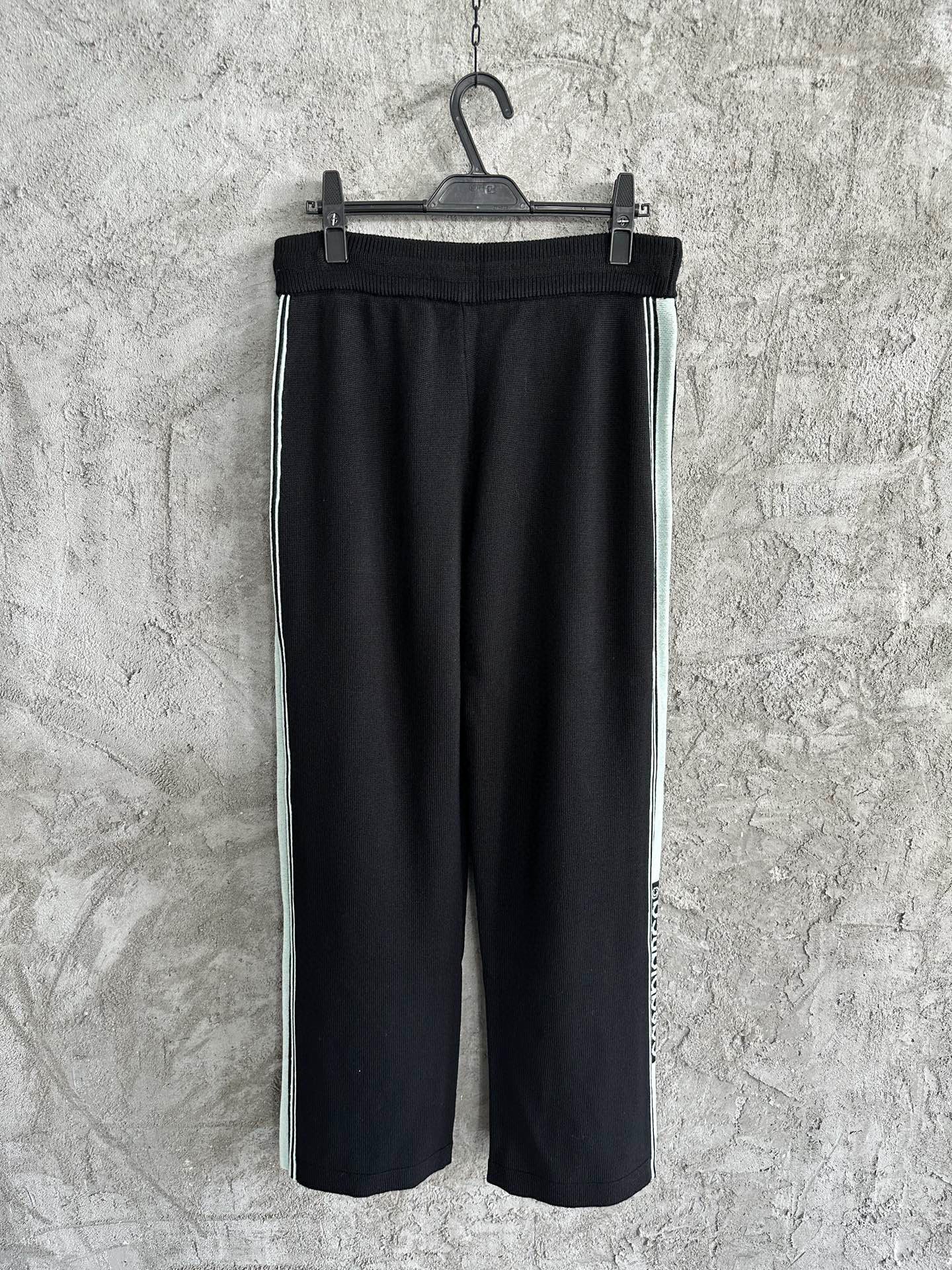 Pantalon Casa B Relaxé en laine Mérinos