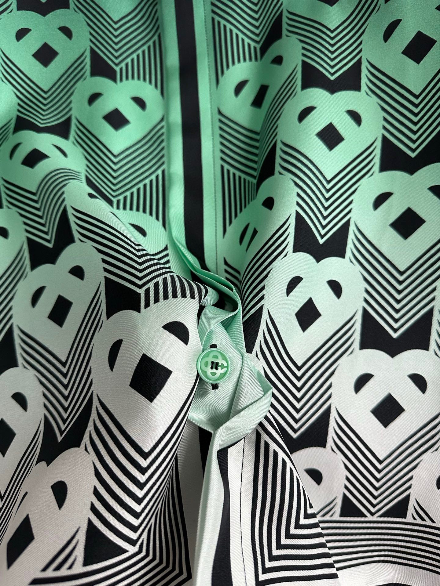 Casa B Chemise en soie à motif Monogrammé Vert