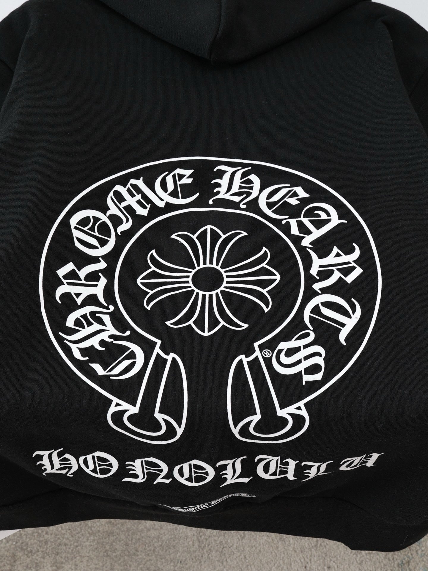 Gilet Chrome Noir Sanskrit print