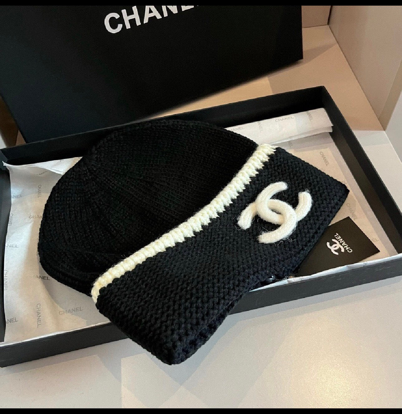 Bonnet chnl noir