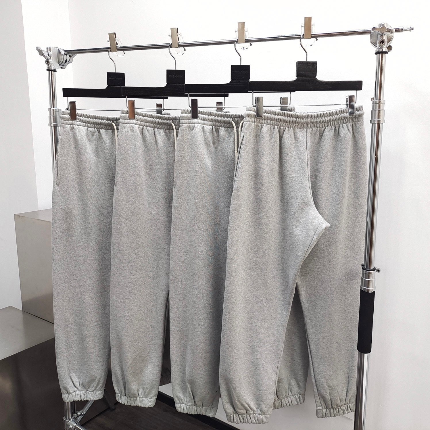 Pantalon grey d.tears