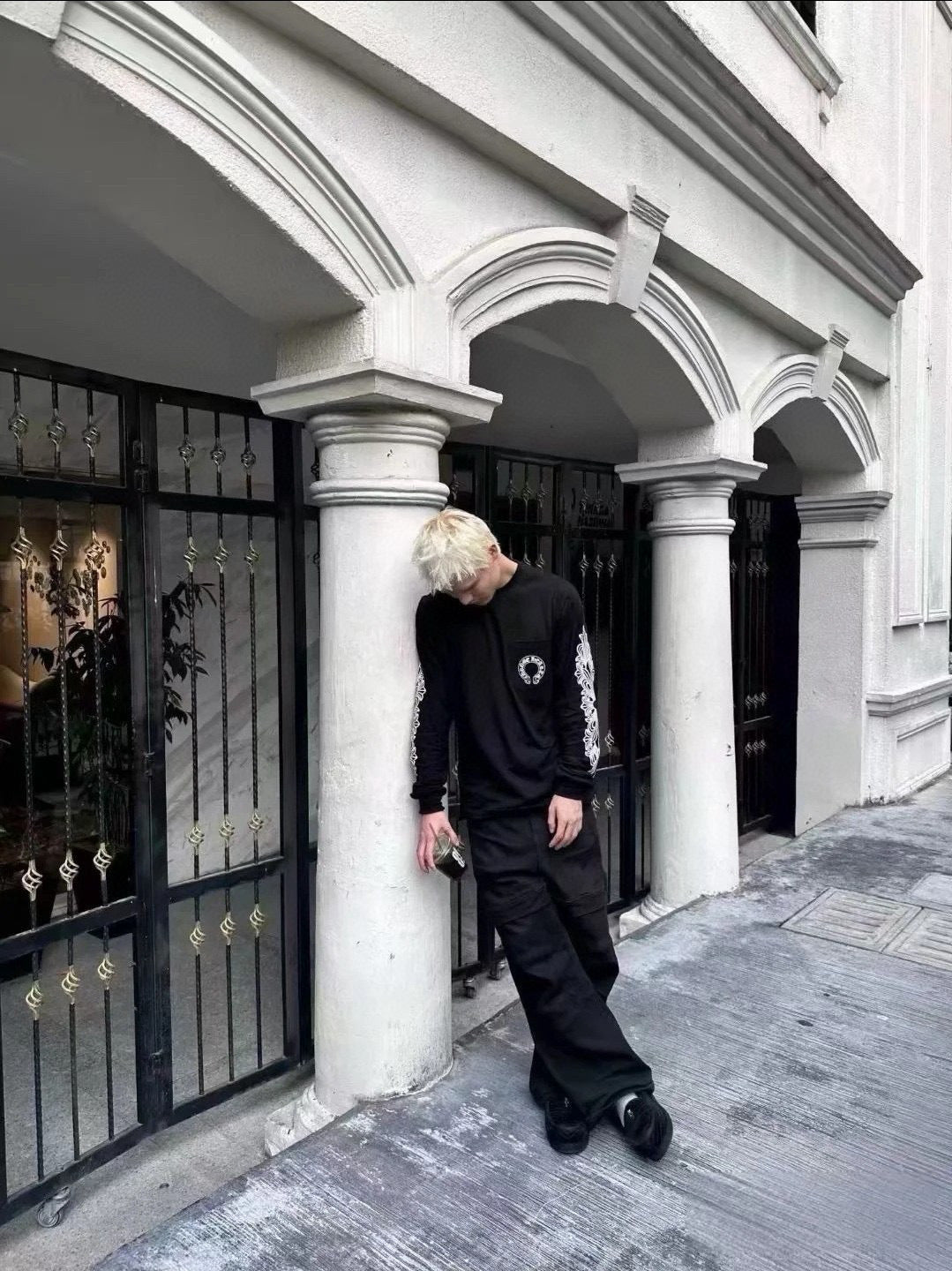 Long sleeves chrome black