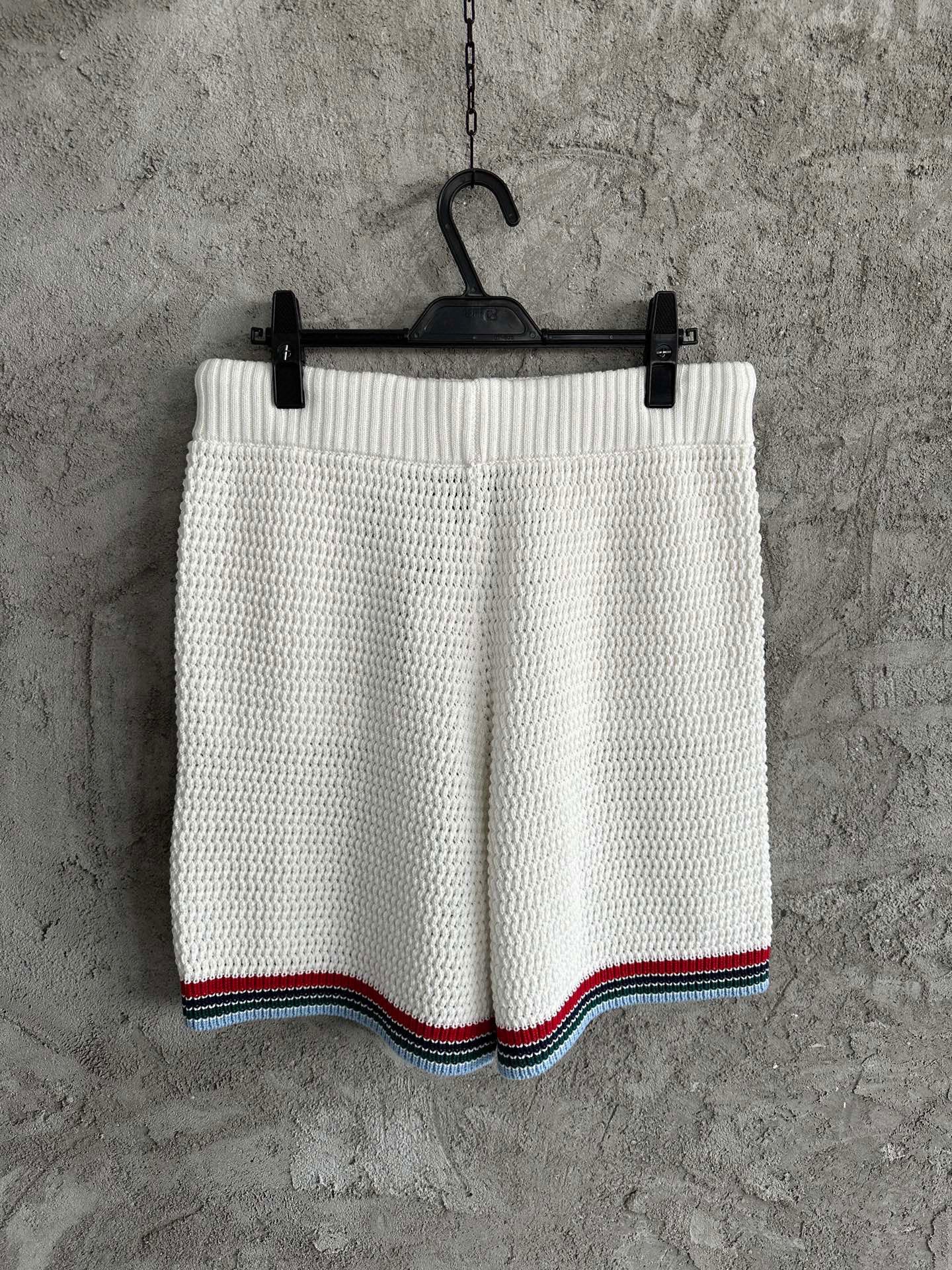 Casa B -Short Gothic Crochet