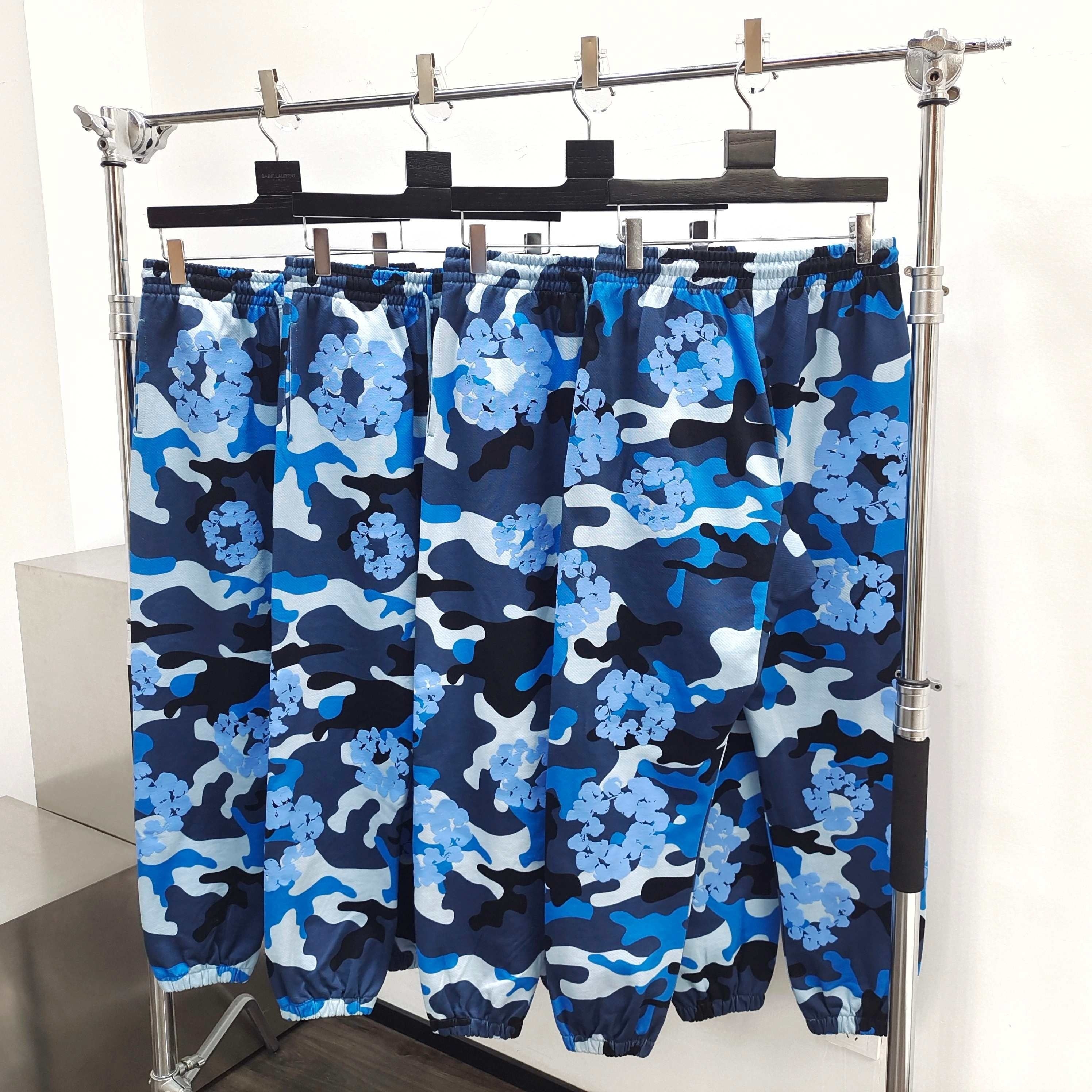 Pantalon Denim.Trs Blue  flowers military