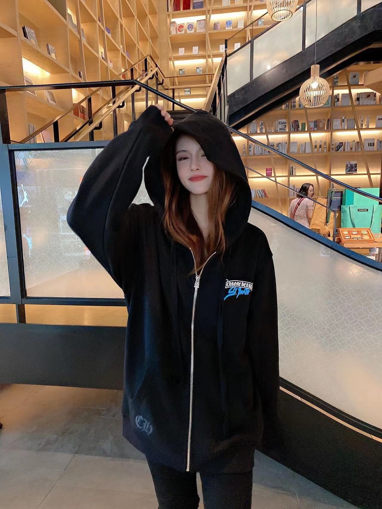 Sweat chrome noir SAINT BARTH BABY BLUE