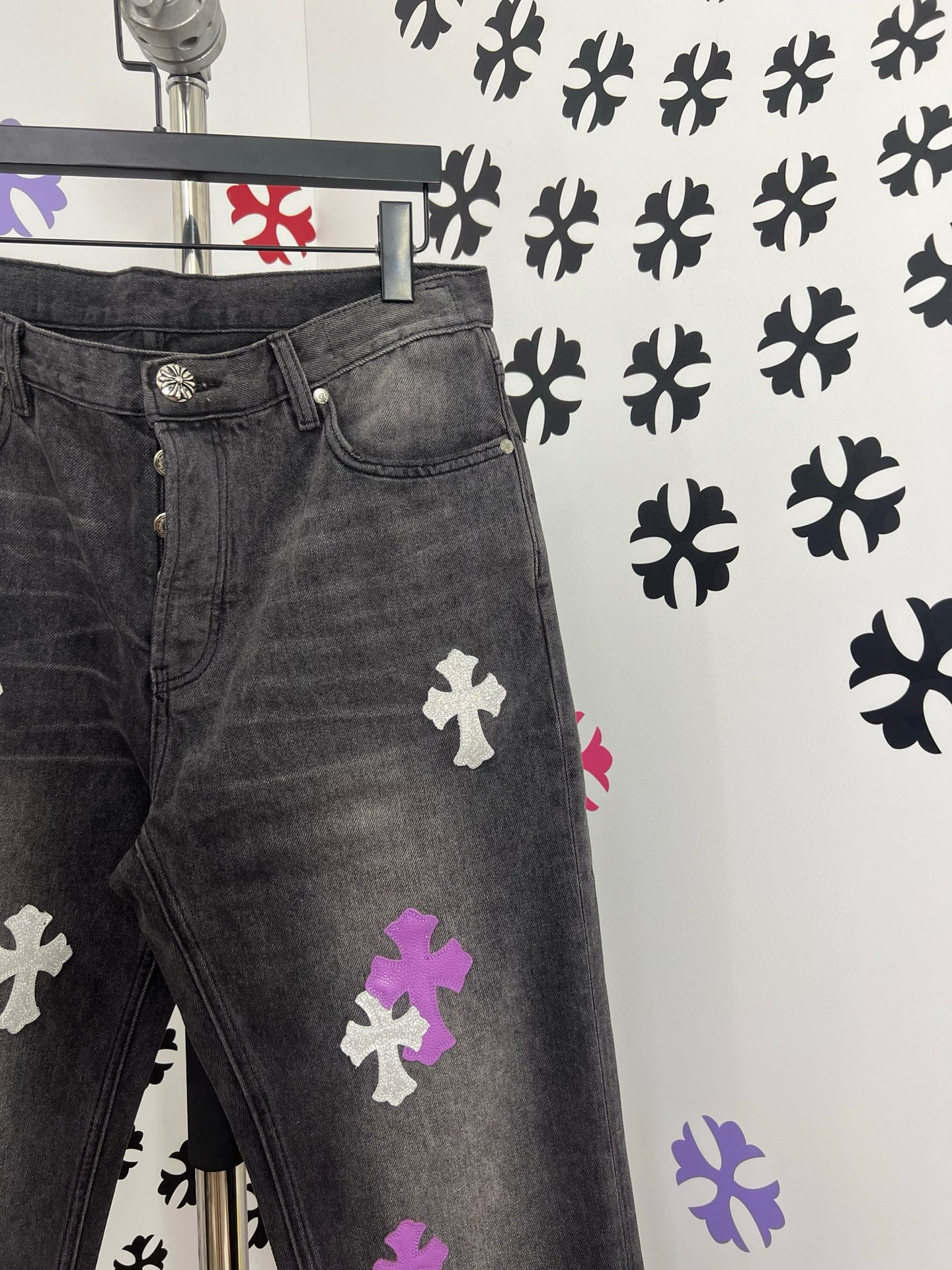 Jean Chrome noir / croix rose