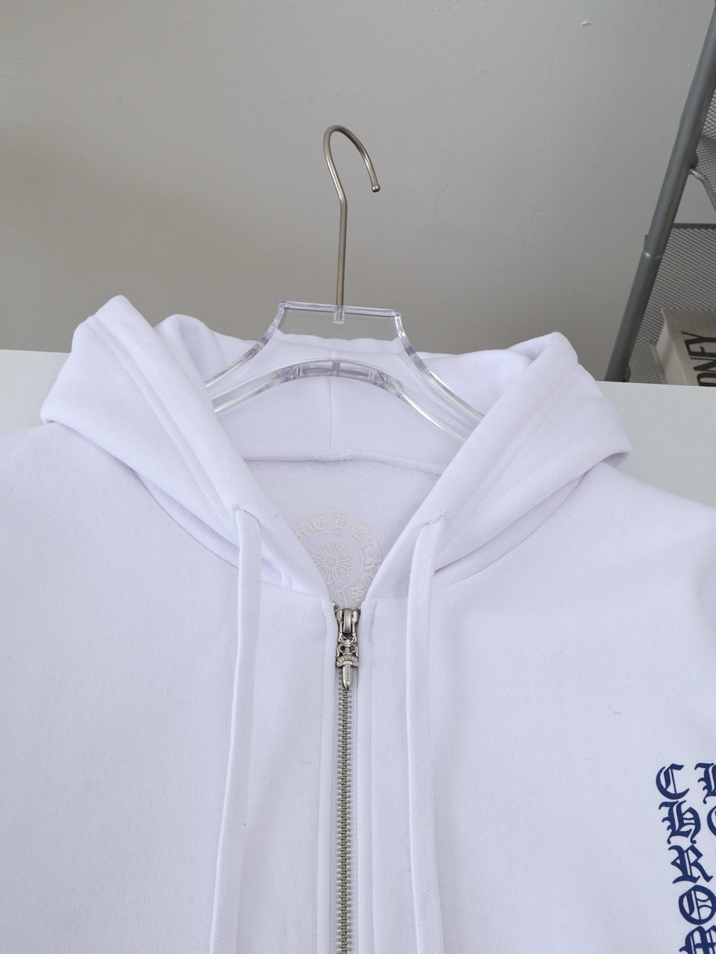 Gilet Chrome blanc Sanskrit print