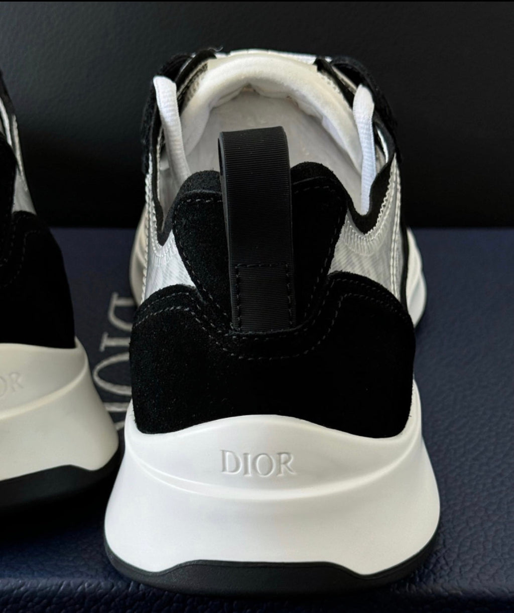 Sneakers B25 10/10 Black an White Cd
