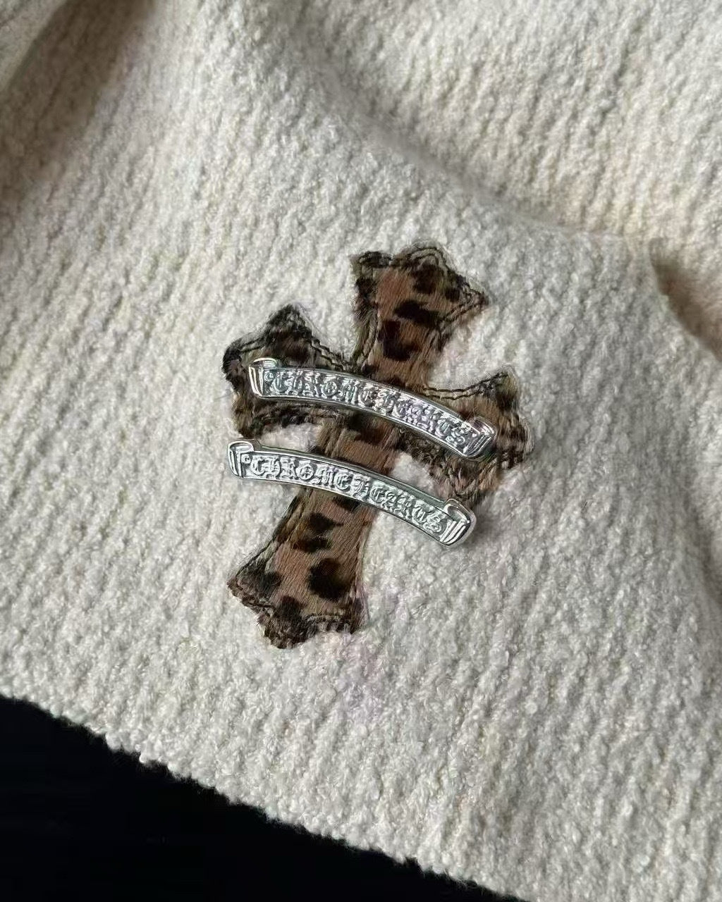 Pull croisé imprimé léopard CHROME