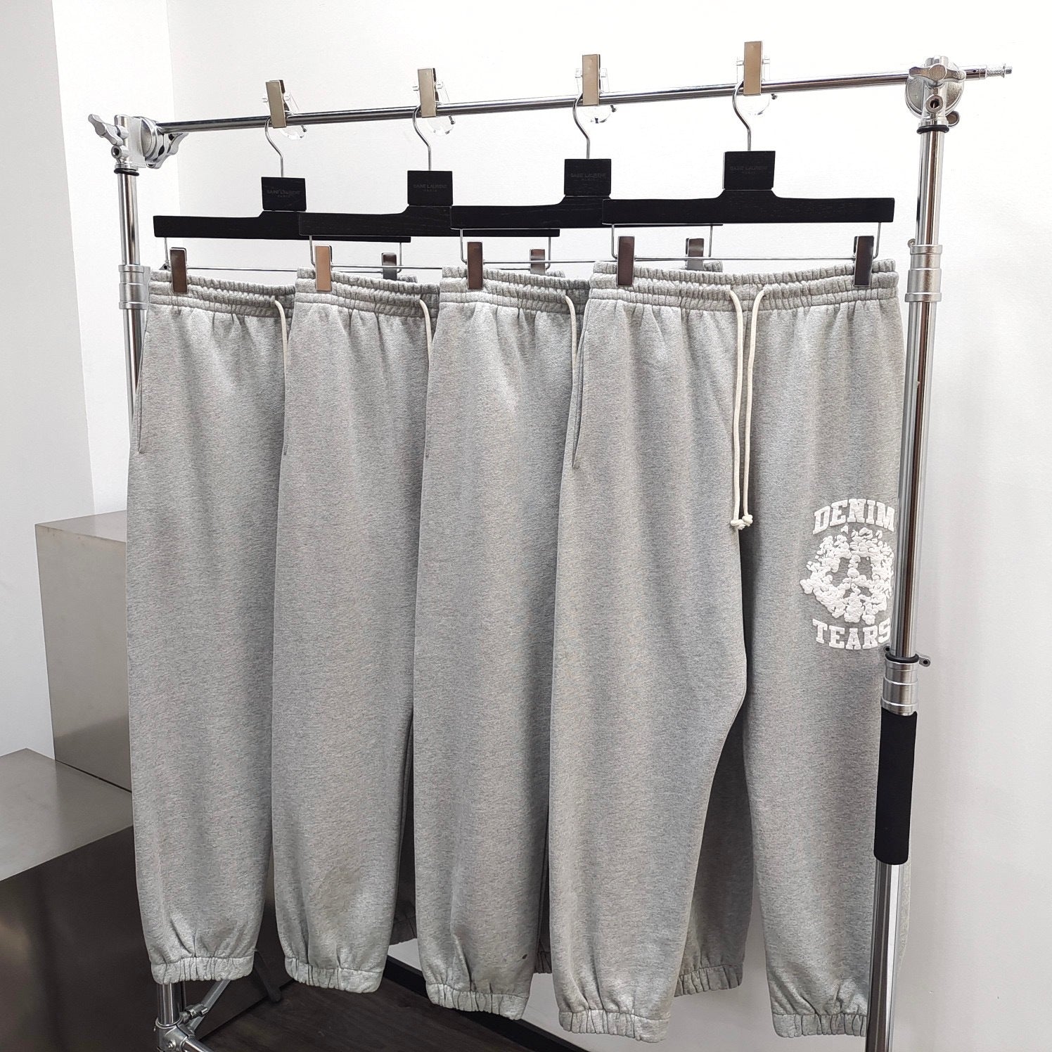 Pantalon grey d.tears