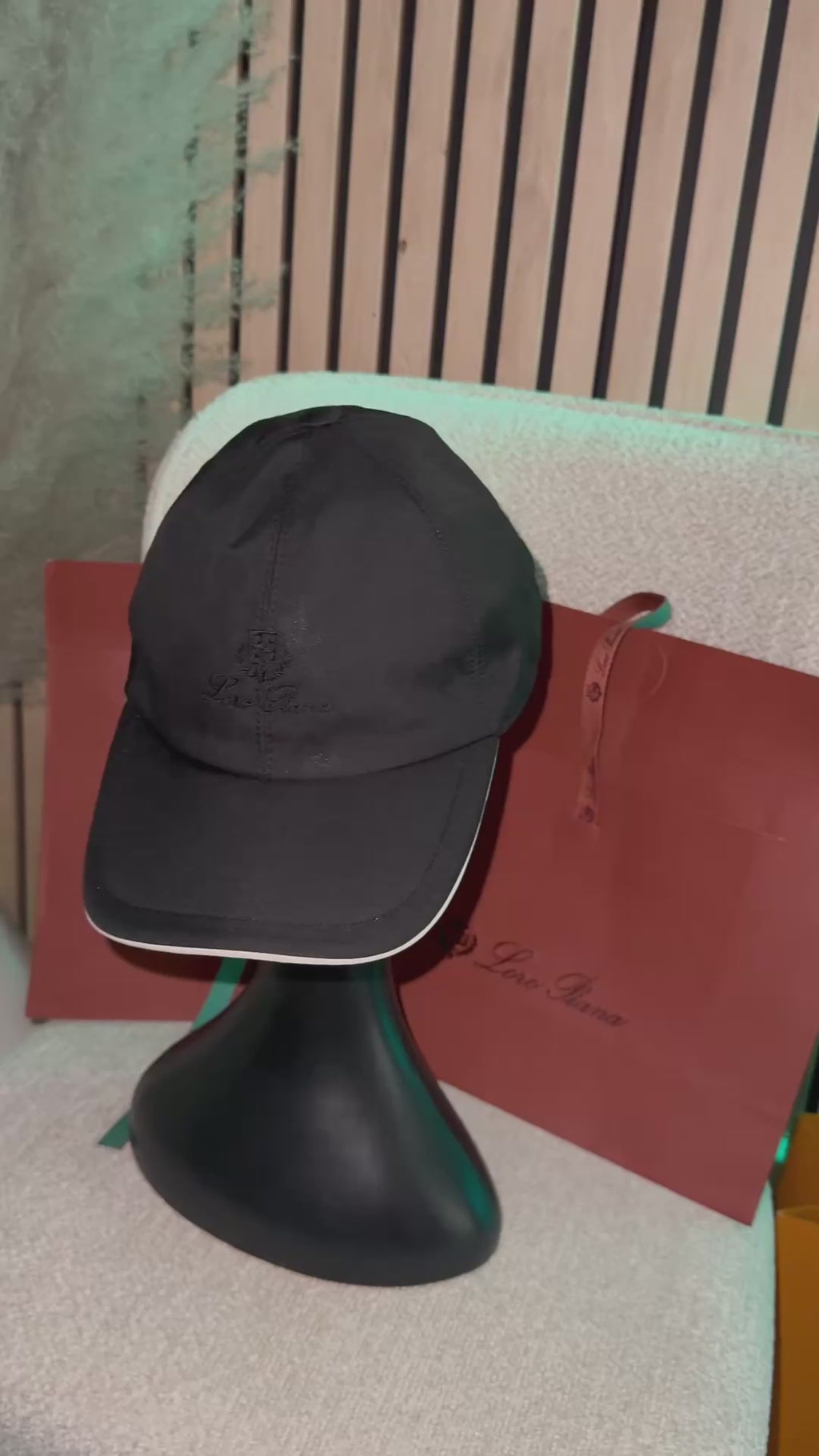 LORO P CAPS BLACK